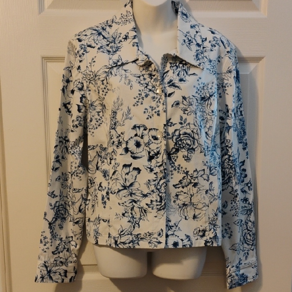 Liz Claiborne Villager Blue and White Stretch Jacket